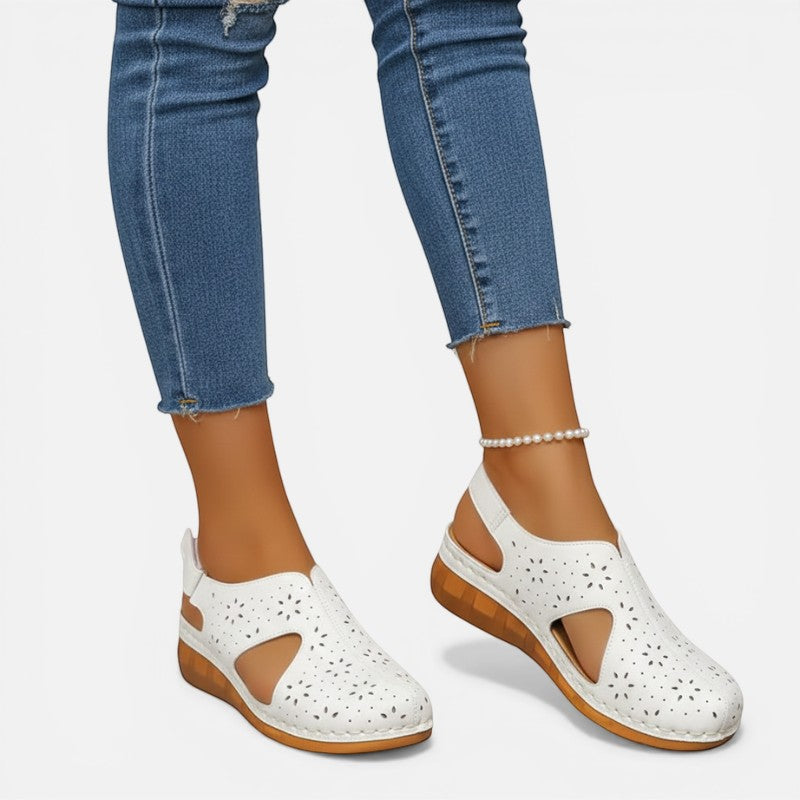 Femme Chaussures worn with a green satin skirt and cream sweater, highlighting stylish autumn fashion.