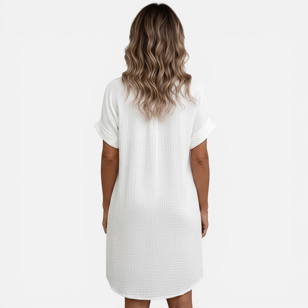 Laurior | Robe légère pour femme, tenue décontractée pour tous les jours vue de dos, style décontracté couleur blanche.