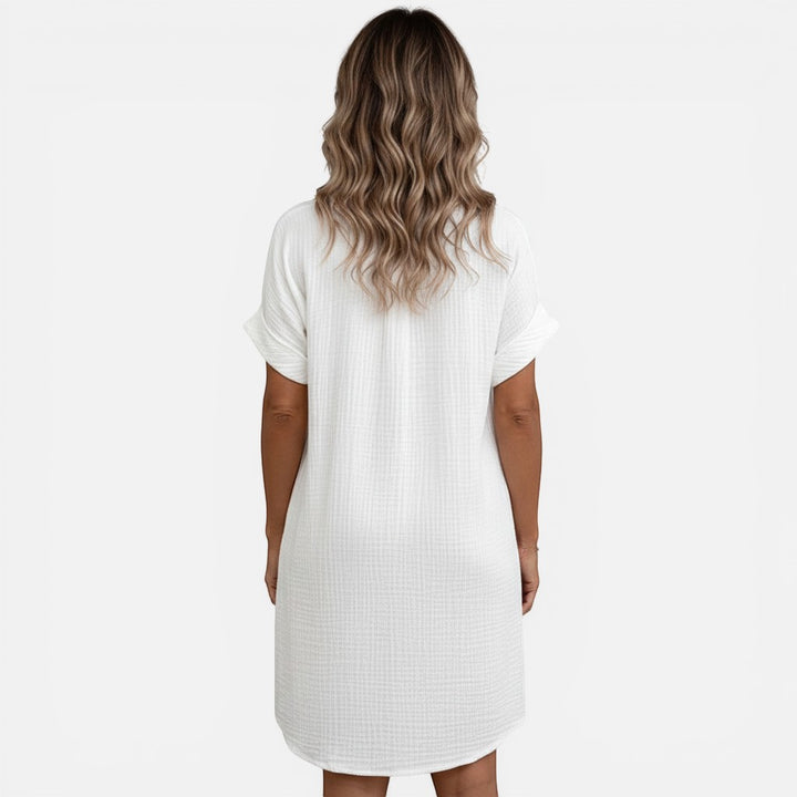 Laurior | Robe légère pour femme, tenue décontractée pour tous les jours vue de dos, style décontracté couleur blanche.
