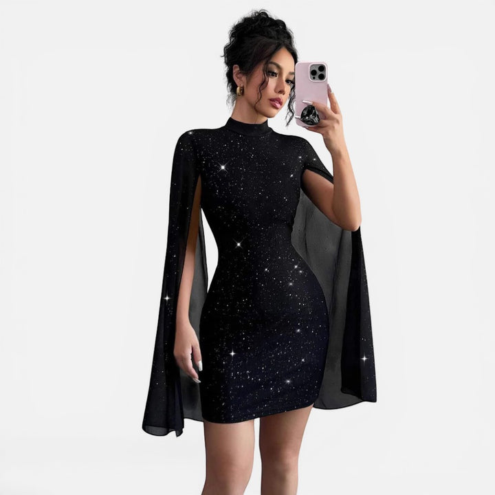 Laurior | Robe de Soirée Formelle en Mousseline avec Perles Coupe Ajustée Femme portée par une femme, fond noir.