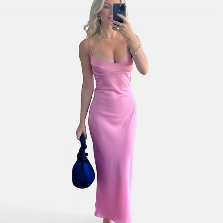 Laurior | Robe de soirée en satin pour femme, coupe élégante, dos nu, robe satin fluide rose, silhouette élégante.
