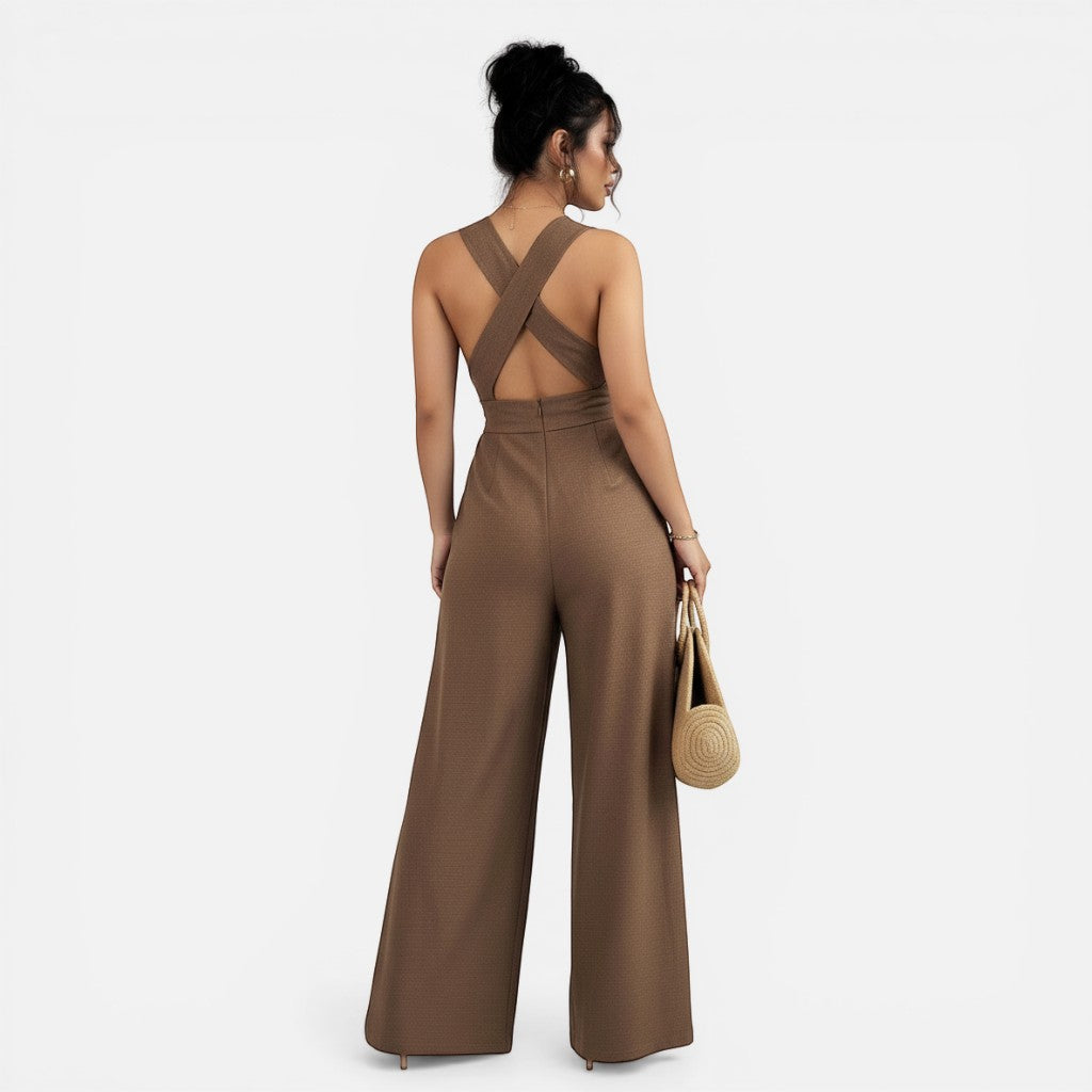 Laurior | Combinaison habillée dos nu pour femme, coupe large vue arrière avec drapé soyeux et taille croisée.