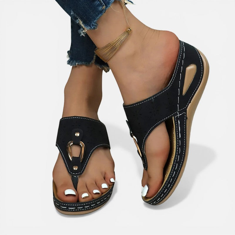 Laurior | Tongs compensées pour femme à semelle légère en caoutchouc avec un design élégant et confortable.