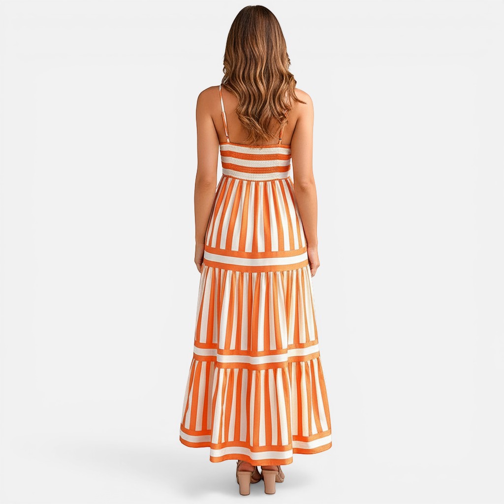 Laurior | Robe longue dos nu pour femme, encolure carrée, style plage vue arrière.