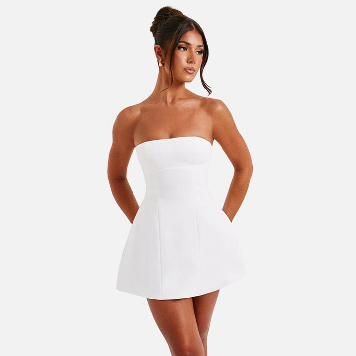 Laurior | Robe Tube Blanche Femme Taille Haute Mini Été présentée sur mannequin, élégante et flatteuse.