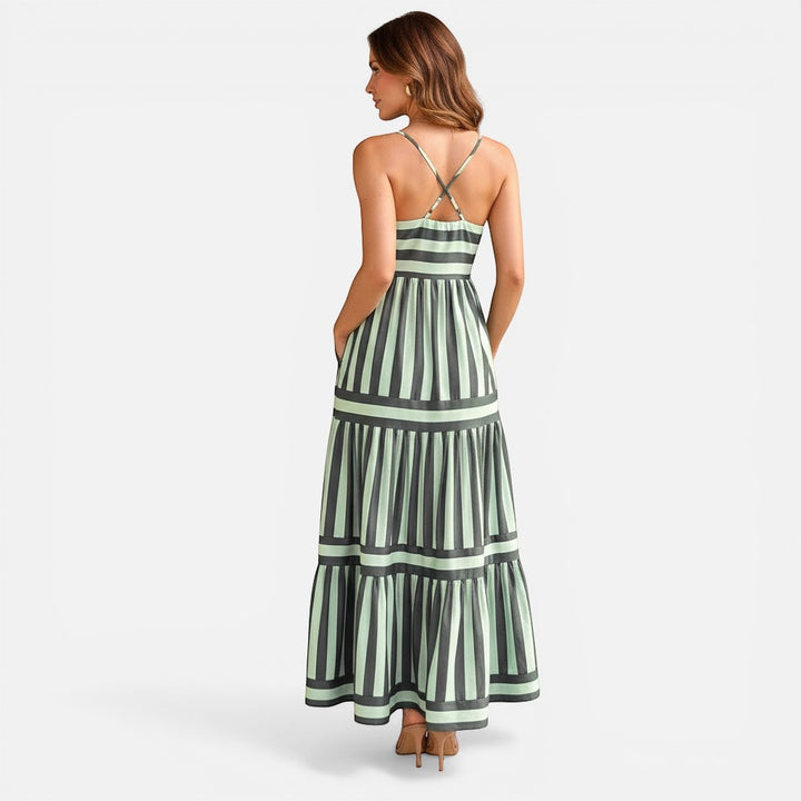 Laurior | Robe longue dos nu pour femme, encolure carrée, style plage - vue arrière d'une robe à rayures.