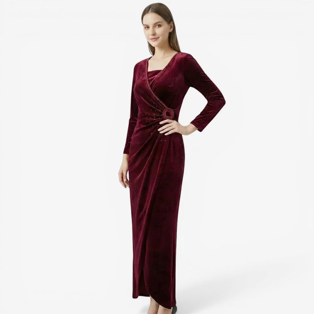 Laurior | Robe Drapée en Velours pour Femme – Coupe Élégante pour Occasions Spéciales, en velours bordeaux avec une silhouette flatteuse.