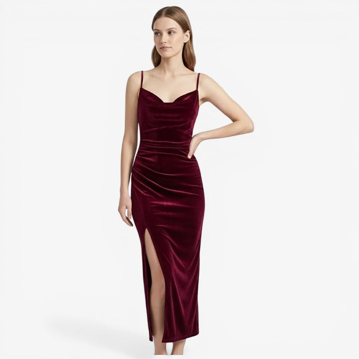 Laurior | Robe de soirée pour femme, ajustée, luxe, fines bretelles en velours rouge avec fente.