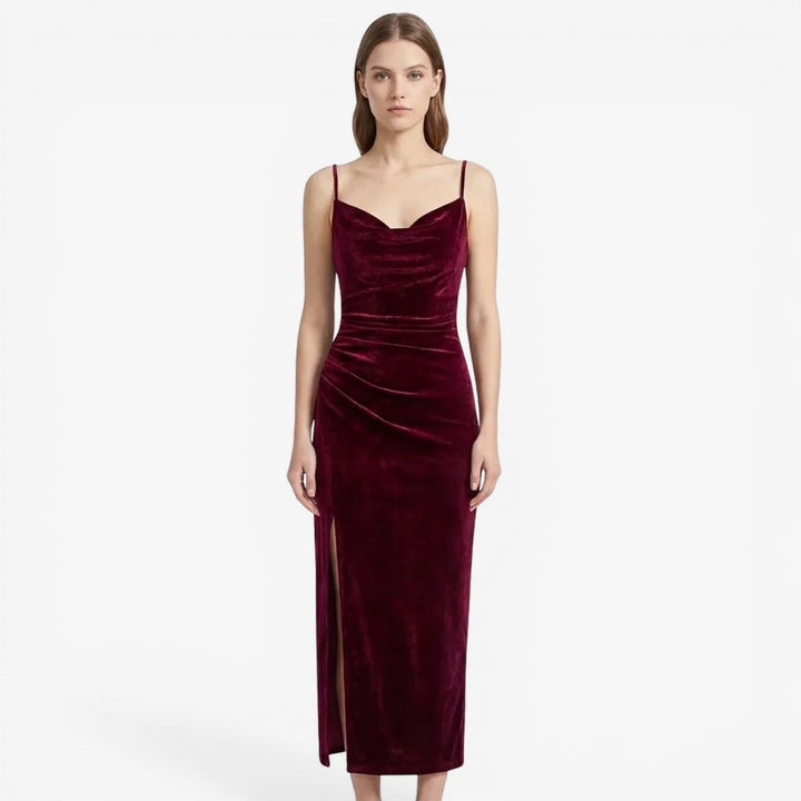 Laurior | Robe de soirée pour femme, ajustée, luxe, fines bretelles en velours bordeaux.