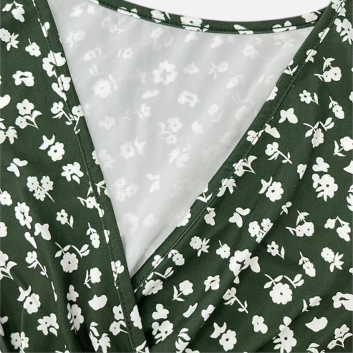 Laurior | Robe longue portefeuille fleurie silhouette empire pour femme - Détail du col fleuri
