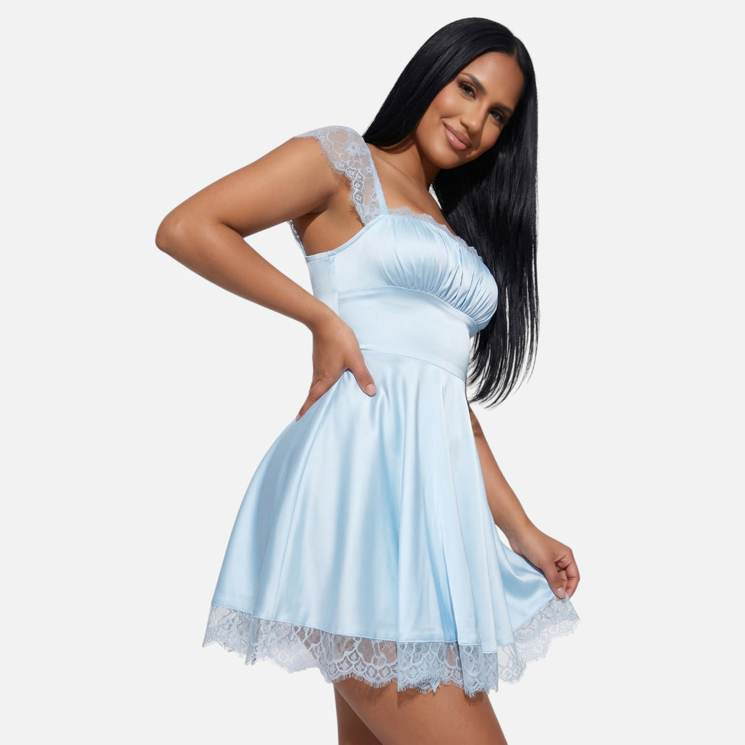 Laurior | Robe mini col carré dentelle romantique pour femme en bleu avec détails en dentelle.
