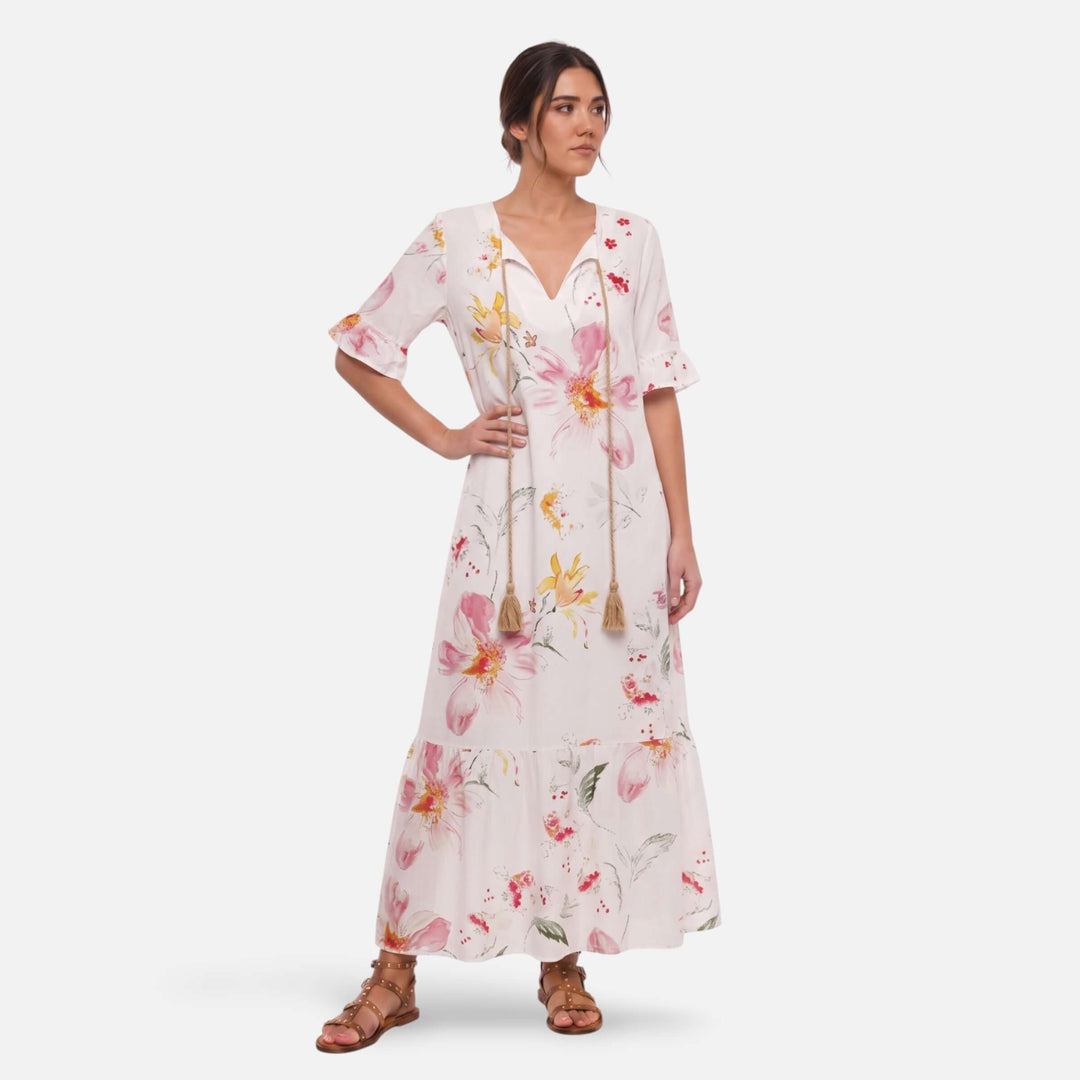 Laurior | Robe maxi bohème fleurie col V à pampilles pour femme affichée avec un look élégant et décontracté.