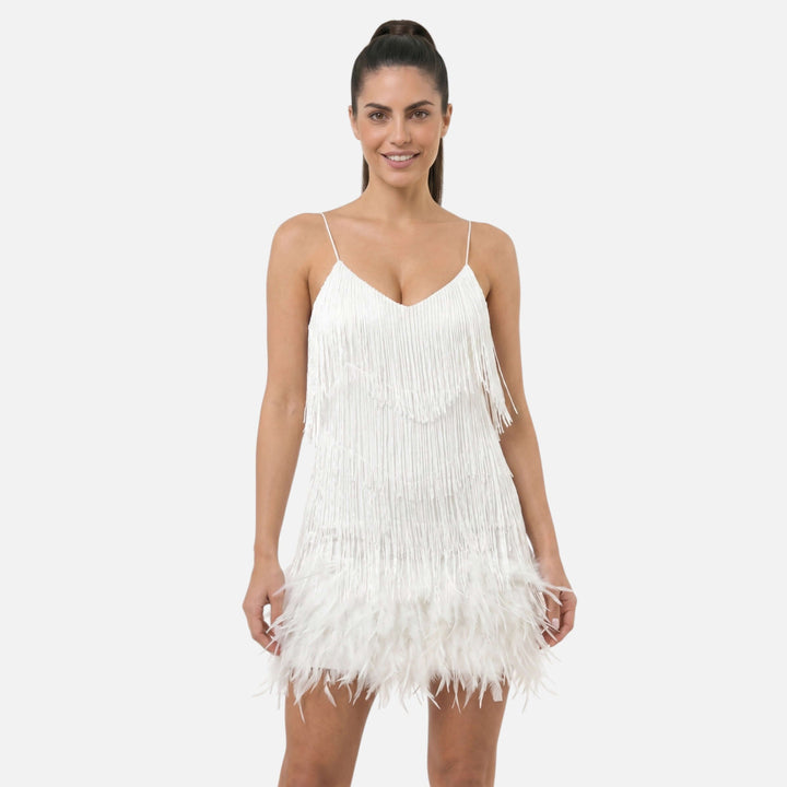Laurior | Robe cocktail courte à franges effet plume pour femme, robe blanche à franges et plumes pour une allure glamour.