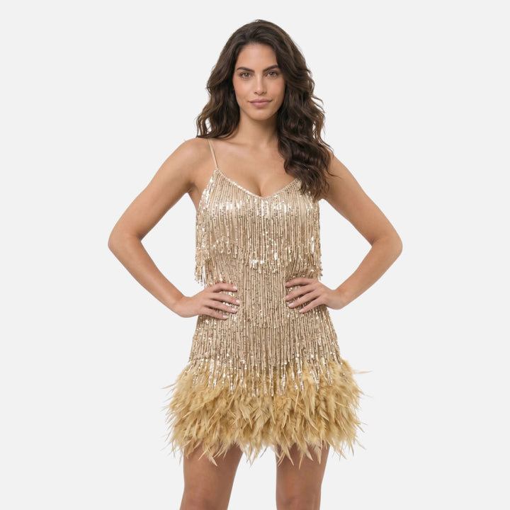Laurior | Robe cocktail courte à franges effet plume pour femme, en sequins dorés et plumes, look glamour.